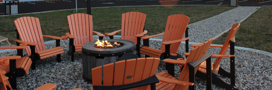 4411 inn suites outoor fire pit hero