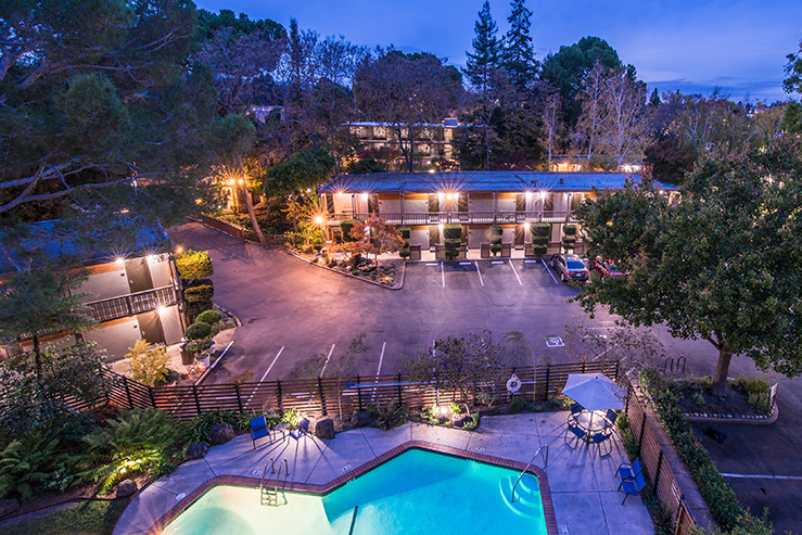 creekside pool